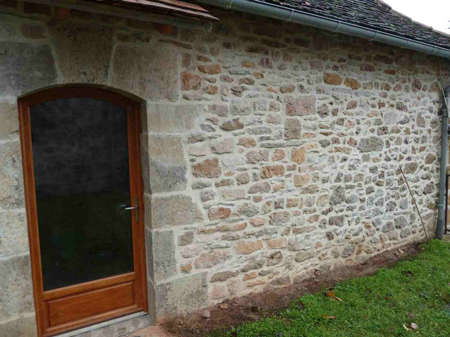 Joint à la chaux, façade en pierre dans la Loire-Atlantique